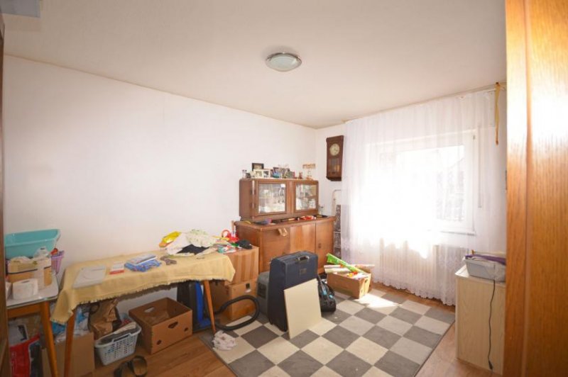 Köln Wohnen in Rheinnähe: Gut geschnittene 3-Zimmer-Wohnung mit Balkon in Zündorf Wohnung kaufen