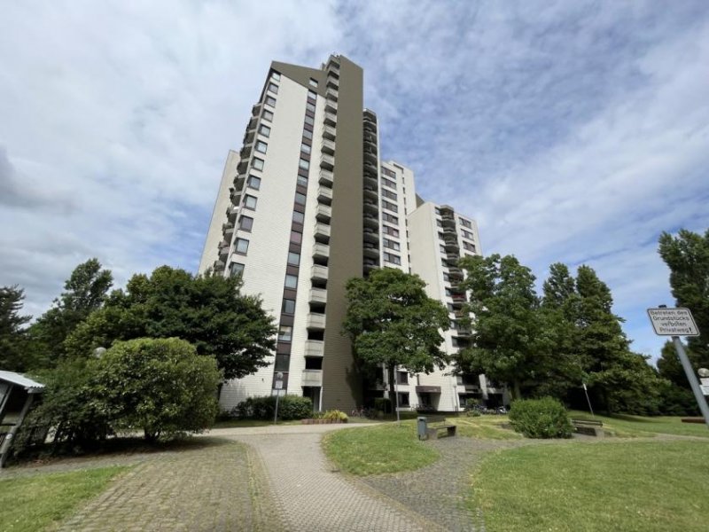 Köln Vermietete 3 Zimmer Wohnung mit Loggia, Einbauküche und Tiefgaragenstellplatz in Köln-Urbach Wohnung kaufen