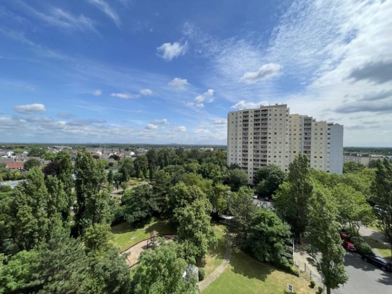 Köln Vermietete 3 Zimmer Wohnung mit Loggia, Einbauküche und Tiefgaragenstellplatz in Köln-Urbach Wohnung kaufen