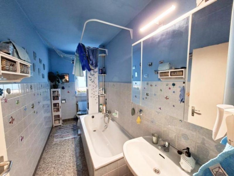 Köln CITYHOUSE: Gute Kapitalanlage, solide vermietete 2 Zimmer Wohnung mit Balkon, Keller, PKW Stellplatz Wohnung kaufen