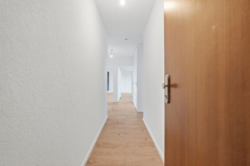 Köln 3-Zimmer Wohnung mit zwei Loggien und Tiefgaragenstellplatz in Köln-Westhoven Wohnung kaufen