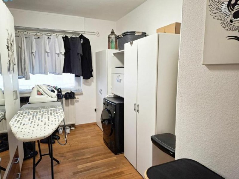Köln CITYHOUSE: Solide Kapitalanlage, gepflegte 4 Zimmer Wohnung mit großem Balkon, 2 Kellerräumen Wohnung kaufen