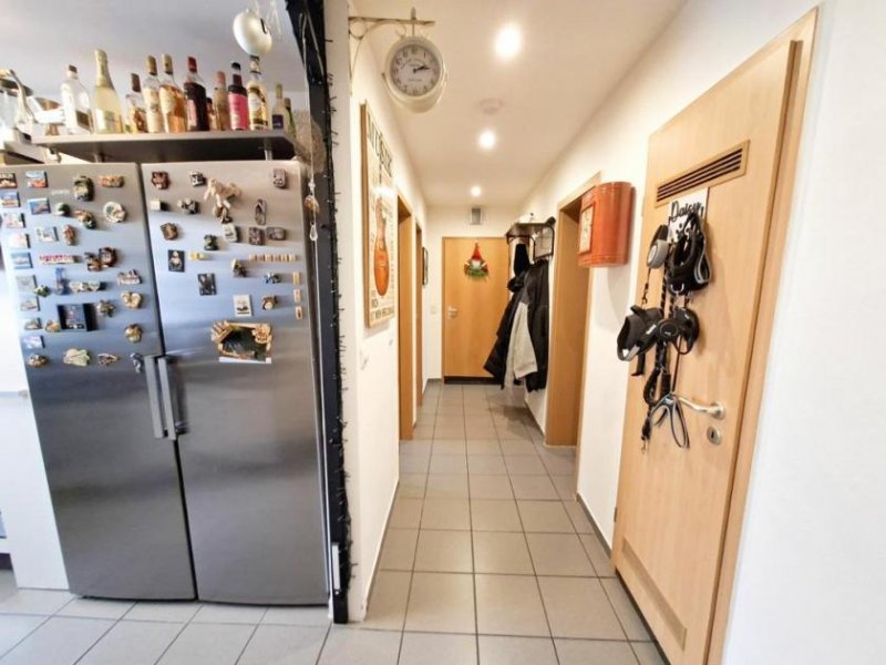 Köln CITYHOUSE: Solide Kapitalanlage, gepflegte 4 Zimmer Wohnung mit großem Balkon, 2 Kellerräumen Wohnung kaufen