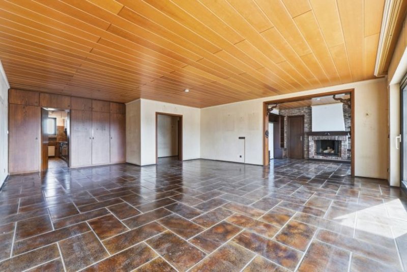 Bergisch Gladbach 4-Zimmer Wohnung mit großem Balkon und Garage in Bergisch Gladbach-Refrath Wohnung kaufen