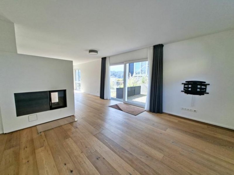 Overath CITYHOUSE: Modernes KFW 55 Energiesparhaus mit Solaranlage, Kamin, Vorrichtung für E-Ladestation Haus kaufen