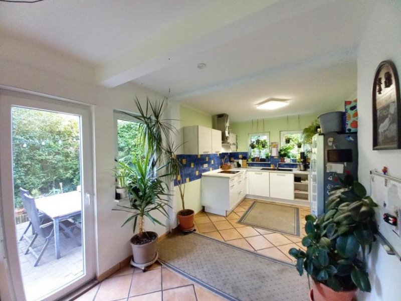 Overath CITYHOUSE: Schöne Doppelhaushälfte mit großem Garten, Hobbyraum Souterrain, Keller, Terrasse Haus kaufen