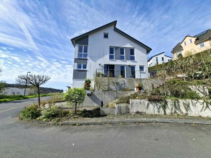 Overath CITYHOUSE: TOP modernes, großes Energiesparhaus, KFW 55 mit Solaranlage, EBK, Kamin, Garten, Garage Haus kaufen