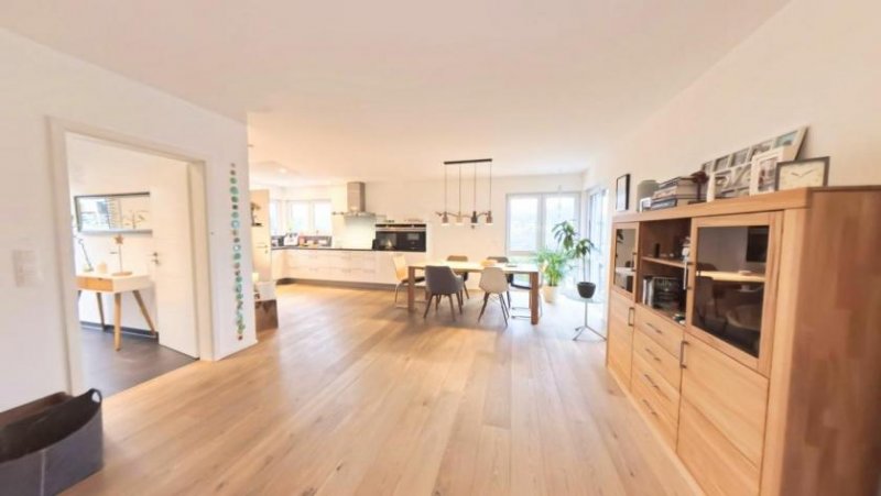 Overath CITYHOUSE: TOP modernes, großes Energiesparhaus, KFW 55 mit Solaranlage, EBK, Kamin, Garten, Garage Haus kaufen