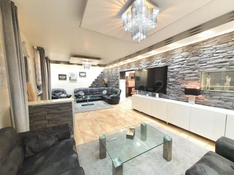 Aachen ++ MASSIVES MEHRGENERATIONENHAUS + SONNENTERRASSEN + GARTEN IN ZENTRALER LAGE!! ++ Haus kaufen