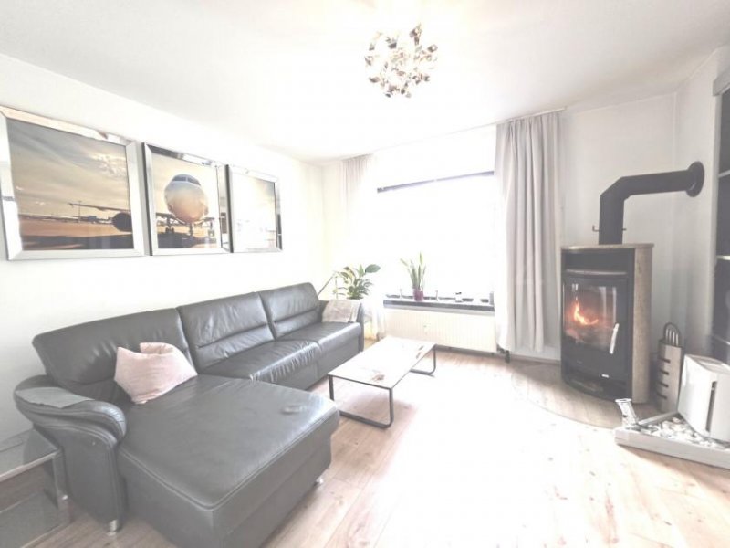 Herzogenrath ++ MODERNISIERTES DREIFAMILIENHAUS + DOPPELGARAGE + GARTEN IN GUTER LAGE!! ++ Haus kaufen