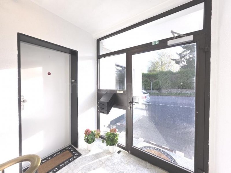 Herzogenrath ++ MODERNISIERTES DREIFAMILIENHAUS + DOPPELGARAGE + GARTEN IN GUTER LAGE!! ++ Haus kaufen
