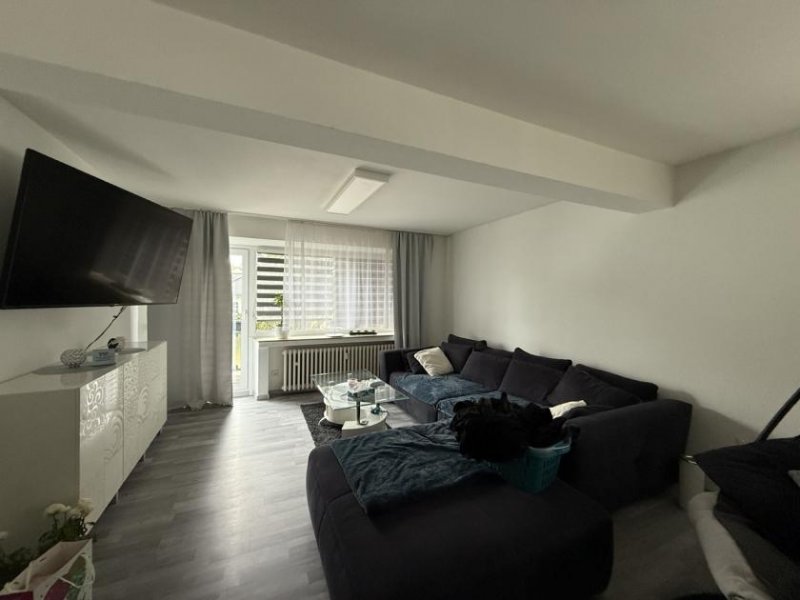 Simmerath Wohn- und Geschäftshaus mit Gewerbeeinheit und 2 Wohnungen auf ca. 940 m² Grundstück Haus kaufen