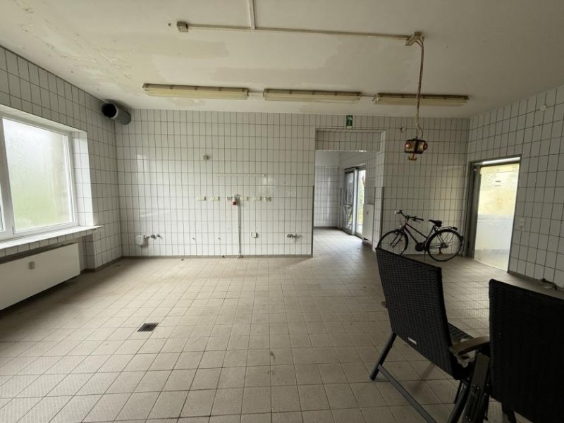 Simmerath Wohn- und Geschäftshaus mit Gewerbeeinheit und 2 Wohnungen auf ca. 940 m² Grundstück Haus kaufen