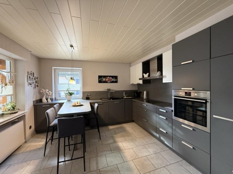 Monschau Gepflegtes Ein- oder Zweifamilienhaus mit großer Werkstatt und weitläufigem Grundstück Haus kaufen