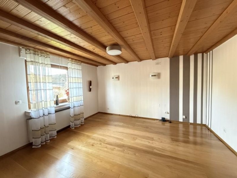 Monschau Gepflegtes Ein- oder Zweifamilienhaus mit großer Werkstatt und weitläufigem Grundstück Haus kaufen