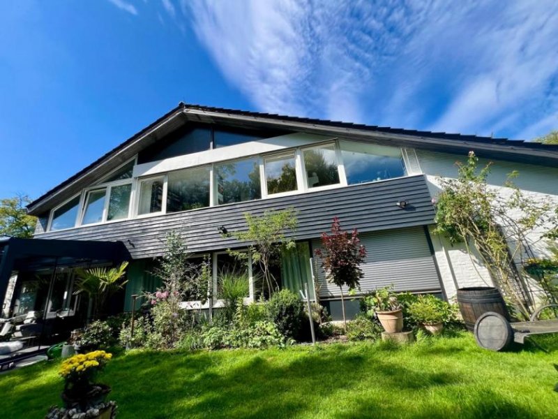 Roetgen Großes, modernisiertes Wohnhaus mit vermieteter Arztpraxis und Top-Energiepaket (WP + PV + Speicher) Haus kaufen