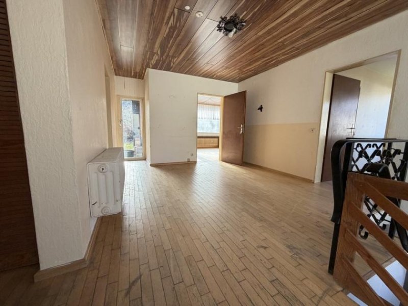 Roetgen Kleines EFH mit großem Südgrundstück in Roetgen – ruhige Lage, viel Potenzial Haus kaufen