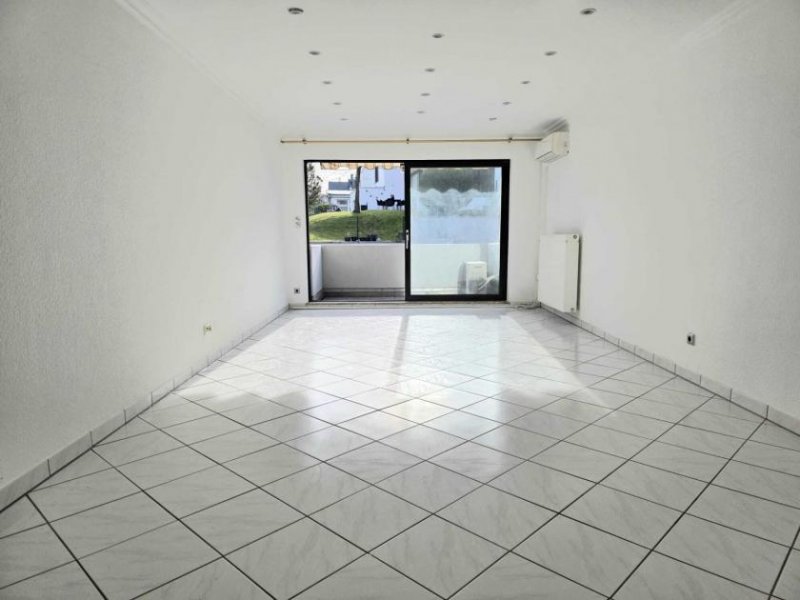 Stolberg SANREALTY | Ihre vollumfänglich renovierte Dreizimmerwohnung, in zentraler Lage von Stolberg-Atsch Wohnung kaufen