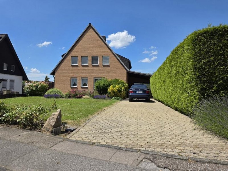 Eschweiler SANREALTY | Ansprechendes Generationen- oder Zweifamilienhaus mit tollem Garten und großer Garage am Wald in Eschweiler Haus