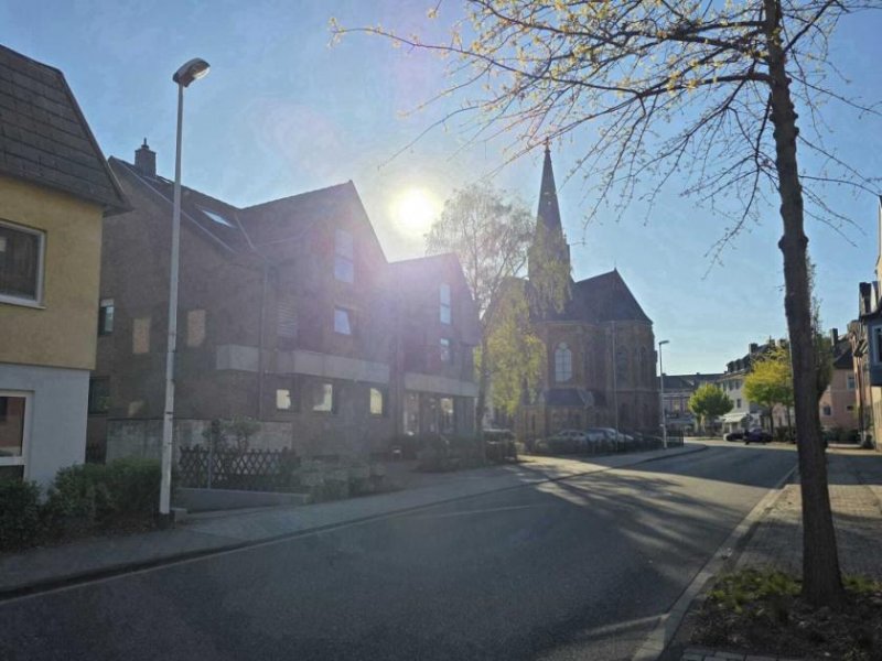 Eschweiler SANREALTY | Bereits reserviert - Vollvermietetes Dreiparteienhaus in einer interessanten, zentralen Lage von Eschweiler Gewerbe