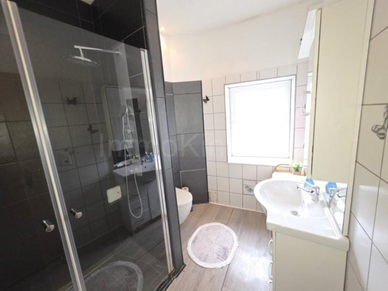 Düren ++ MODERNISIERTES EINFAMILIENHAUS + ÜBERDACHTE TERRASSE IN GUTER LAGE!! ++ Haus kaufen