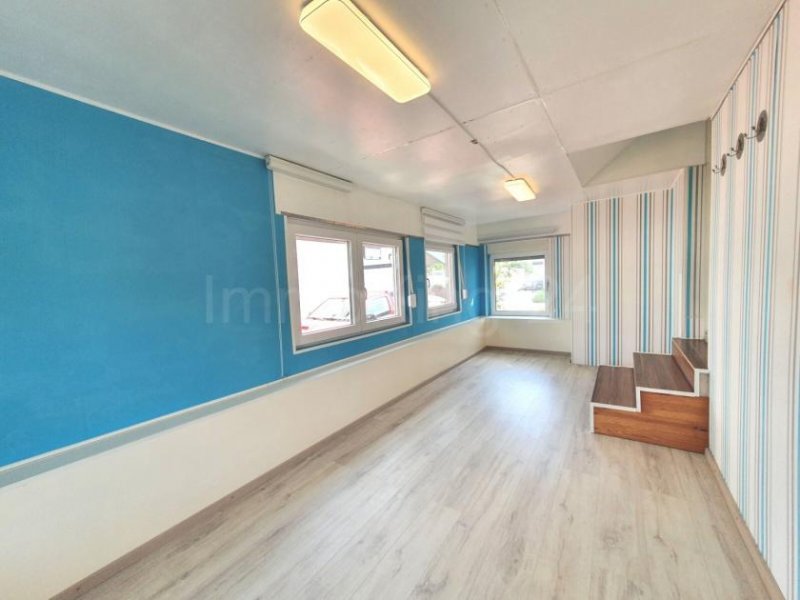 Düren ++ MASSIVES EINFAMILIENHAUS + DOPPELGARAGE + GARTEN IN RUHIGER LAGE!! ++ Haus kaufen