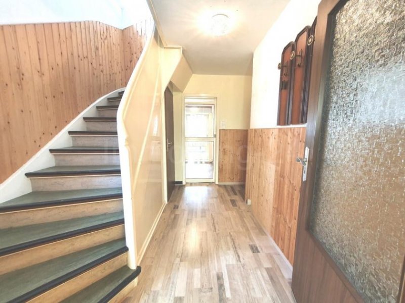 Düren ++ MODERNISIERTES EINFAMILIENHAUS + DOPPELGARAGE + GARTEN IN RUHIGER LAGE!! ++ Haus kaufen