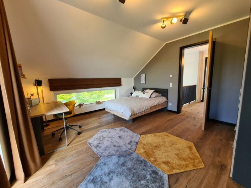 Nörvenich EIN HAUS, DAS MIT GROSSEM PLATZANGEBOT ÜBERZEUGT Haus kaufen