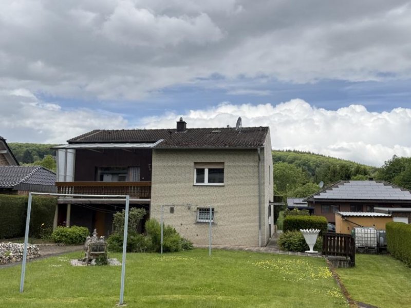 Hürtgenwald Schönes Grundstück, ruhige Lage, solide Substanz: Wohnhaus in Gey Haus kaufen