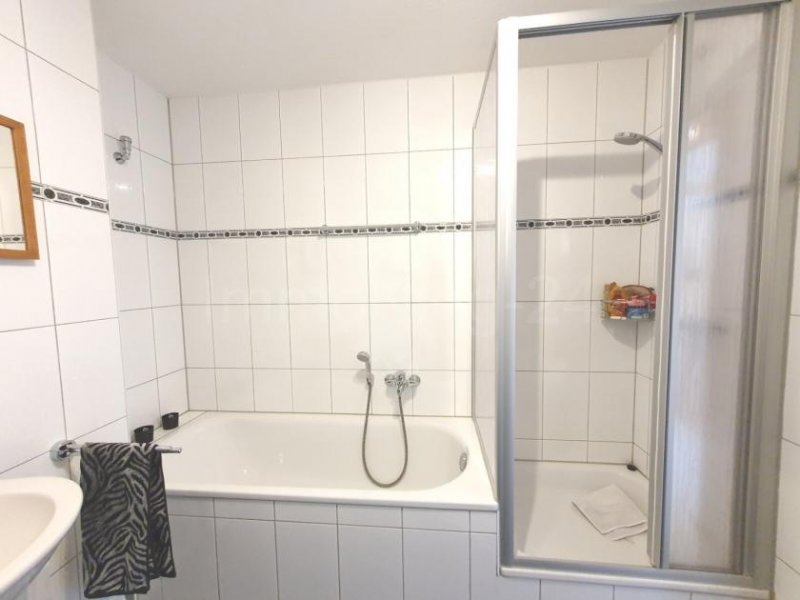 Übach-Palenberg ++ ERSTKLASSIGES DREIFAMILIENHAUS + TOP AUSSTATTUNG + 3 CARPORTS IN GUTER LAGE!! ++ Haus kaufen