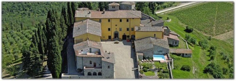 Siena Castello-Borgo fortificato sulle colline del Chianti in provincia di Siena Gewerbe kaufen