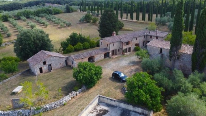 Siena Das zum Verkauf stehende Anwesen ist von historischer Bedeutung und stammt aus dem Jahr 1779 - Siena Haus kaufen