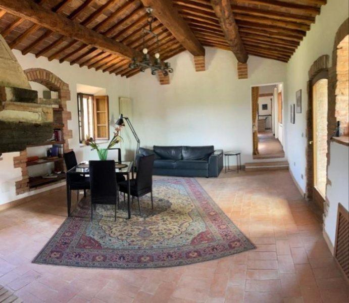 Siena Das zum Verkauf stehende Anwesen ist von historischer Bedeutung und stammt aus dem Jahr 1779 - Siena Haus kaufen
