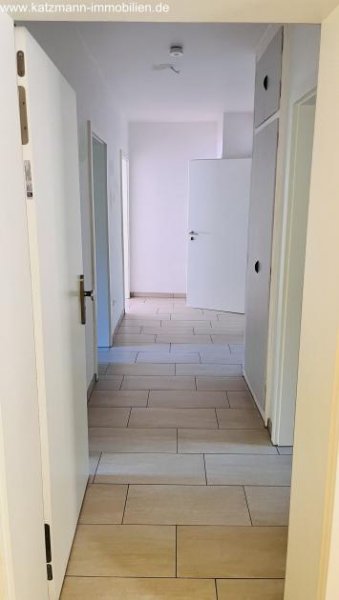 Bonn Attraktive Kapitalanlage: Moderne 4-Zimmer-Wohnung mit Sonnenbalkon, Tageslichtbad und guter Mietrendite Wohnung kaufen