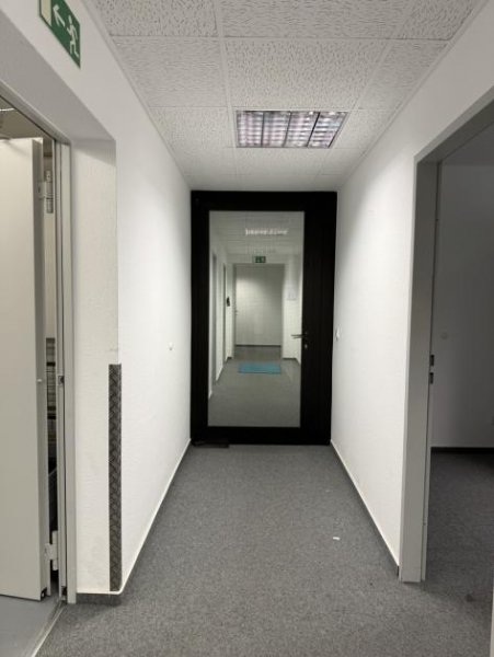 Bonn BONN, zentral in Autobahnnähe, ca. 192 m² Büro und Nutzfläche mit Tageslichtfenster 4 x Büro + Lager Gewerbe kaufen