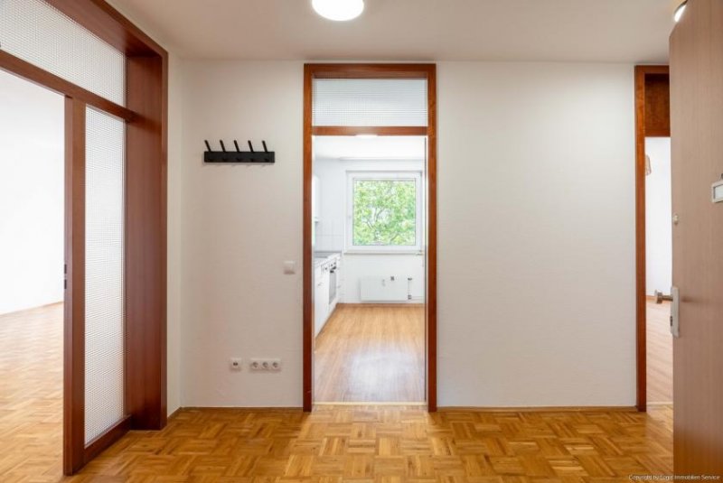 Bonn Bezugsfreie 2-Zimmer-Eigentumswohnung mit Sonnenloggia, Aufzug & Tiefgarage Wohnung kaufen