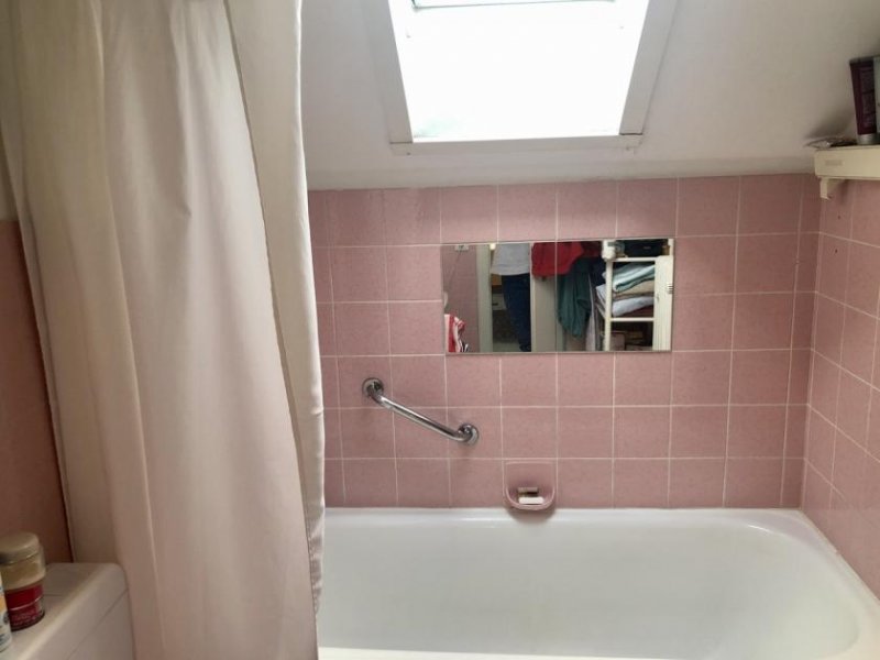 Bonn BONN OBERKASSEL 2 Zimmer-Wohnung im DG links zu verkaufen in toller Wohnlage mit ca. 48 m² Wfl. Wohnung kaufen