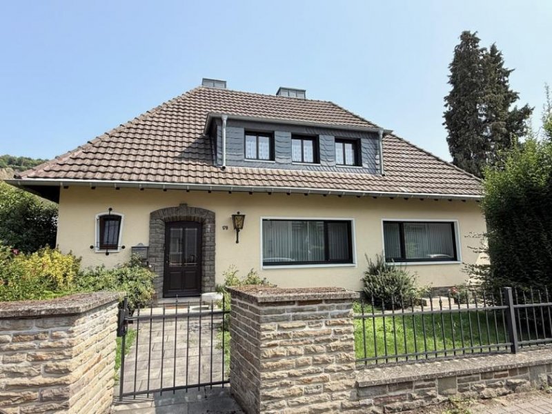 Bonn BONN OBERKASSEL freist. Einfam. Haus mit ca. 200 m² Wfl., 841 m² GrSt. Keller, Garage, Baugrundstück Haus kaufen