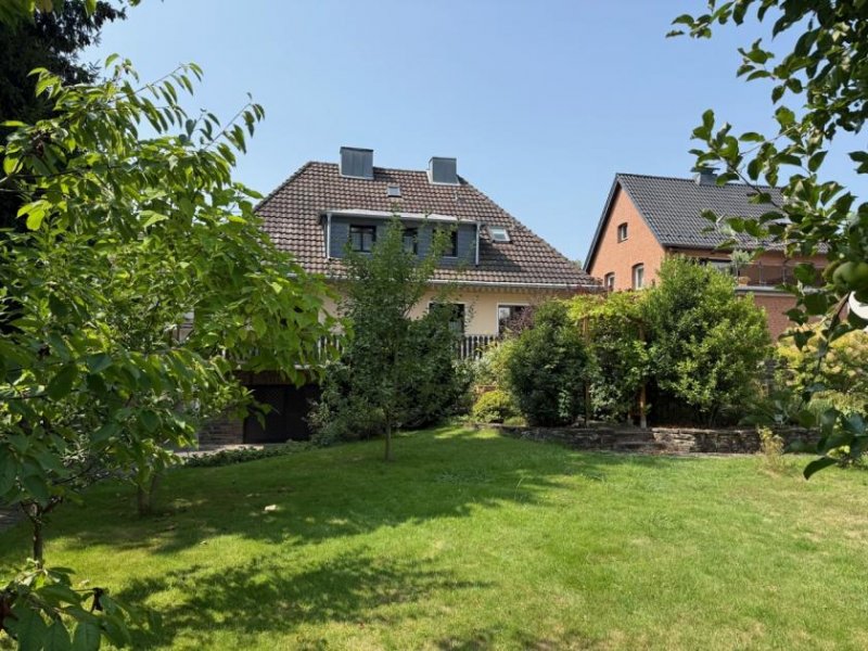 Bonn BONN OBERKASSEL freist. Einfam. Haus mit ca. 200 m² Wfl., 841 m² GrSt. Keller, Garage, Baugrundstück Haus kaufen
