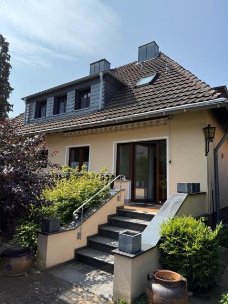 Bonn BONN OBERKASSEL freist. Einfam. Haus mit ca. 200 m² Wfl., 841 m² GrSt. Keller, Garage, Baugrundstück Haus kaufen