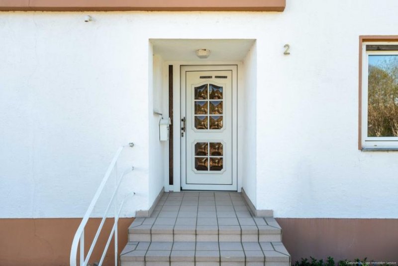 Bonn Bonn-Niederholtorf: Familienhaus mit viel Platz, Garten & Entwicklungspotenzial Haus kaufen
