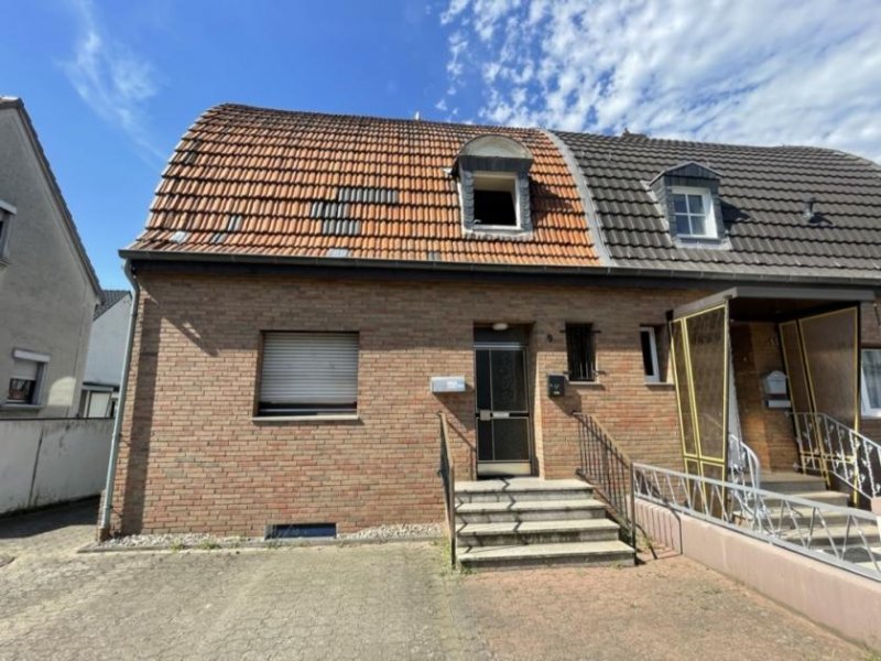 Bonn BONN-PÜTZCHEN 2-3 Zi. EG-Wohnung, bezugsfrei ca. 65 m² Wfl. mit Garten im 2 Part.Haus, 3 Stellplätze Wohnung kaufen