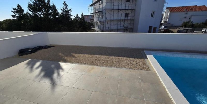 Novalja DOPPELHAUSHÄLFTE IN NOVALJA MIT POOL UND MEERBLICK Haus kaufen