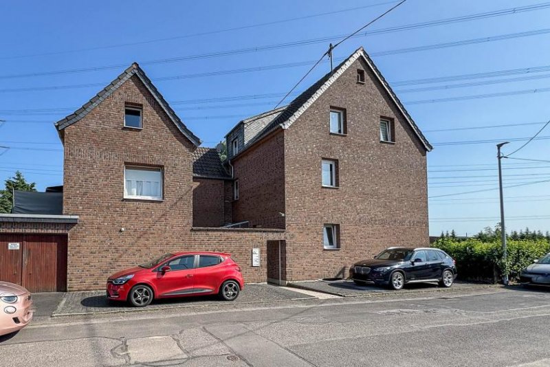 Bornheim (Rhein-Sieg-Kreis) 4-Familienhaus in Rheinnähe - Ihre neue Kapitalanlage Haus kaufen