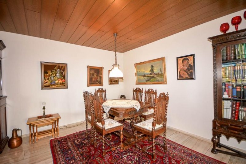 Bornheim (Rhein-Sieg-Kreis) Bungalow mit tollem Garten in gefragter Höhenlage von Merten Haus kaufen