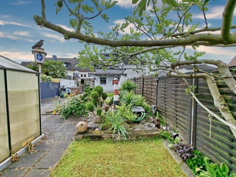 Bornheim (Rhein-Sieg-Kreis) CITYHOUSE: Gartenparadies, Einfamilienhaus mit großem Grundstück, Stellplatz für Wohnmobil, PKW Haus kaufen