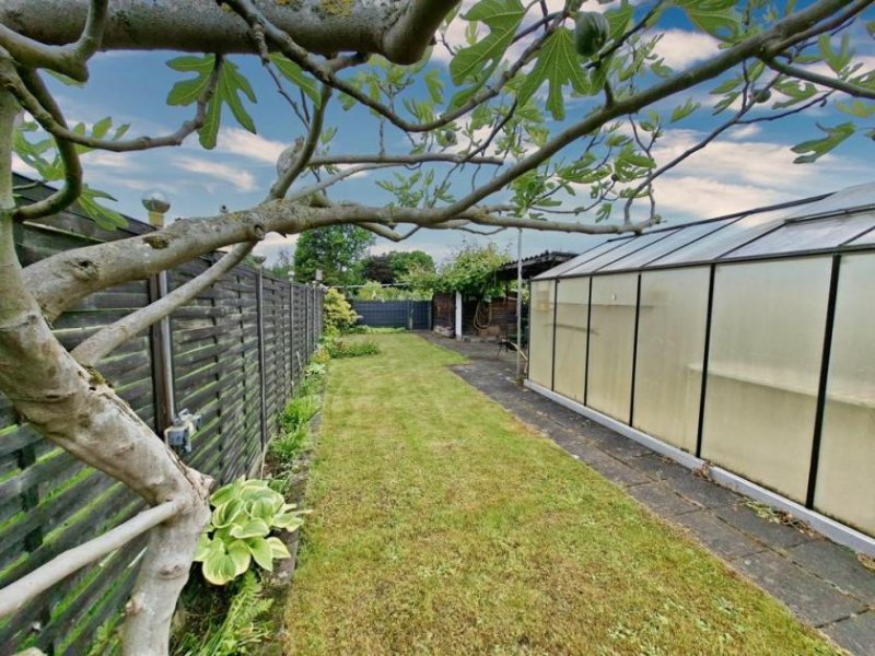 Bornheim (Rhein-Sieg-Kreis) CITYHOUSE: Gartenparadies, Einfamilienhaus mit großem Grundstück, Stellplatz für Wohnmobil, PKW Haus kaufen