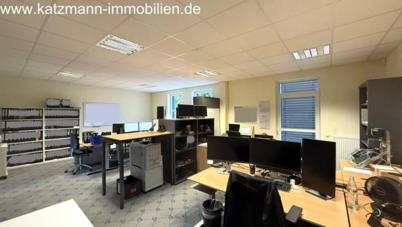 Bornheim (Rhein-Sieg-Kreis) Exklusives Büro-/Verwaltungs-/Schulungsgebäude mit Staffelgeschoss u. großem Grundstück (3.001 m²) zu verkaufen Gewerbe
