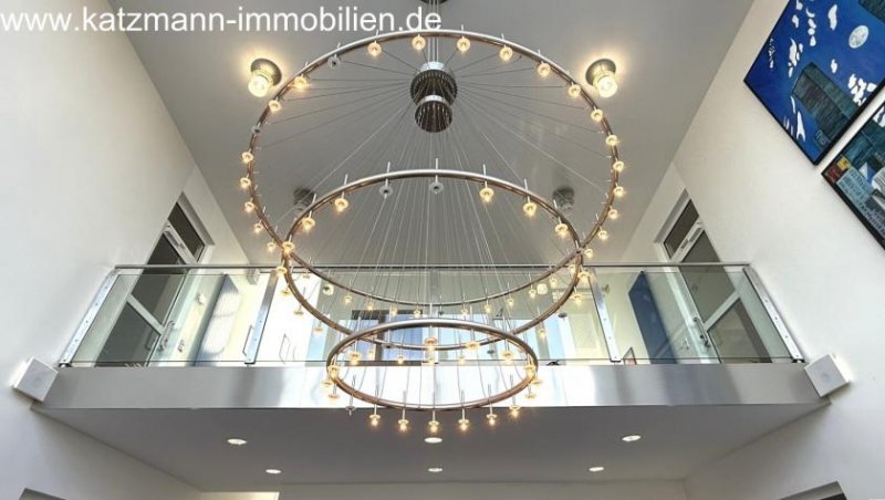 Bornheim (Rhein-Sieg-Kreis) Exklusives Büro-/Verwaltungs-/Schulungsgebäude mit Staffelgeschoss u. großem Grundstück (3.001 m²) zu verkaufen Gewerbe