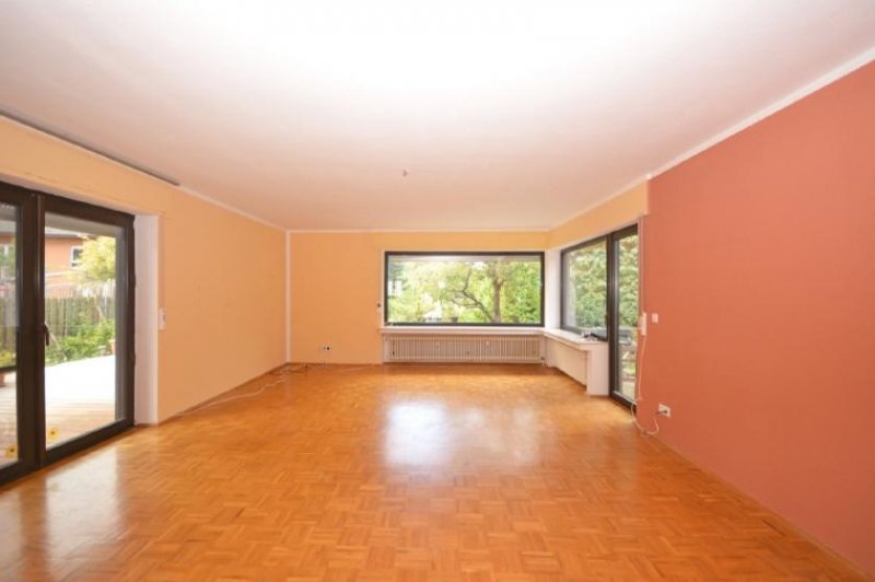 Bornheim (Rhein-Sieg-Kreis) Geräumiges Mehrgenerationenhaus mit Blick ins Grüne in Hemmerich Haus kaufen